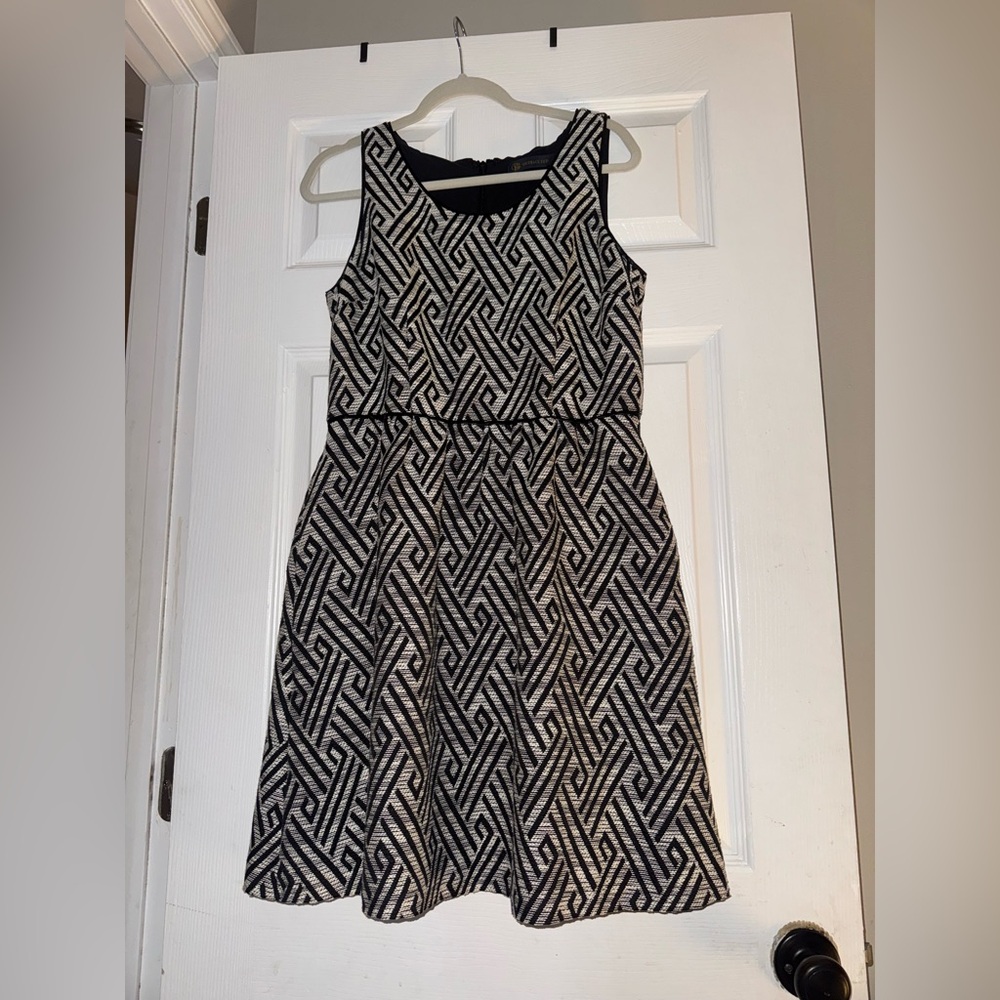 Outback Red Black and White Geometric Midi Dress EUC